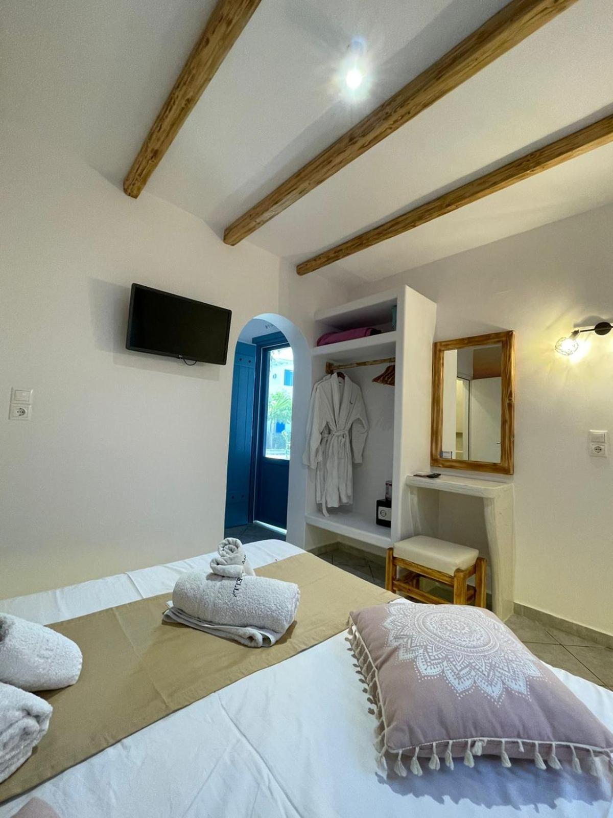 Michaella Studios Plaka  Bagian luar foto